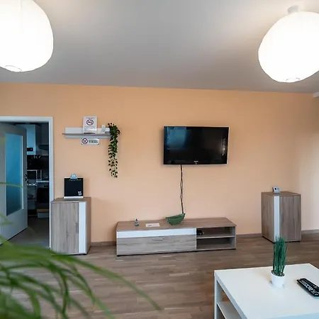 Feel Like Apartment