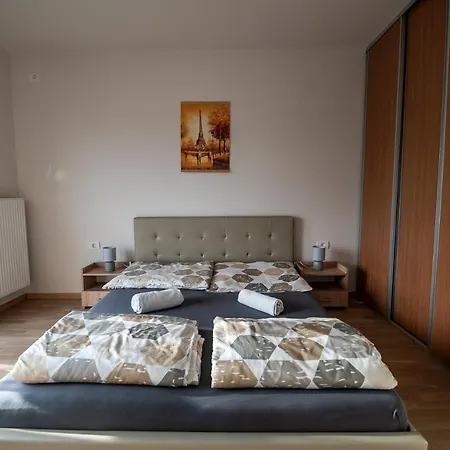 Feel Like Apartment *