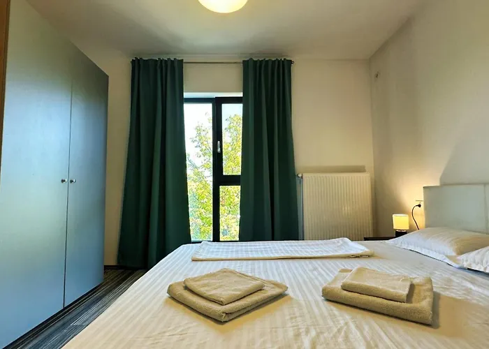 Feels Like - Free Parking - Powered By Neo