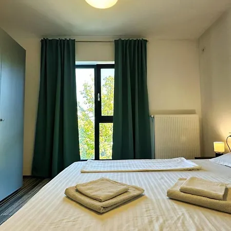 Feels Like - Free Parking - Powered By Neo